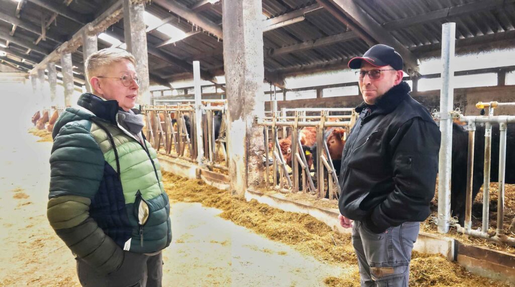 Jutta und Frank Faber im Stall in Schankweiler